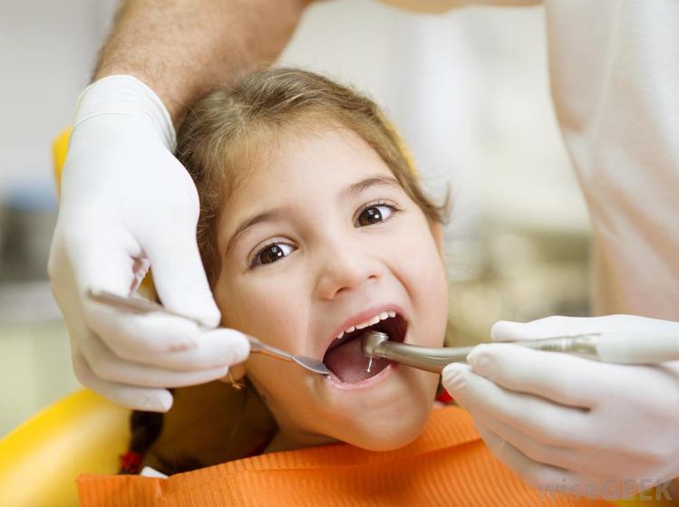 अगूठा चूसने से दांतों के सडन का खतरा